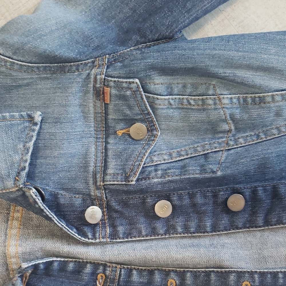 Jean jacket - Picture 2 of 6